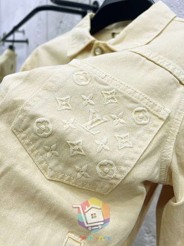 Denim-Set Louis Vuitton in Blassgelb, Jacke und Cargohose 4