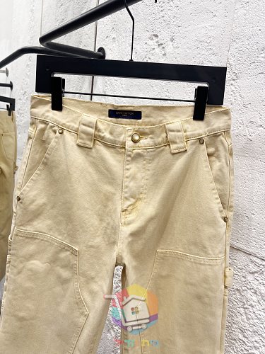 Denim-Set Louis Vuitton in Blassgelb, Jacke und Cargohose 15