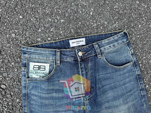 Straight-Jeans Balenciaga in gewaschener Optik 18