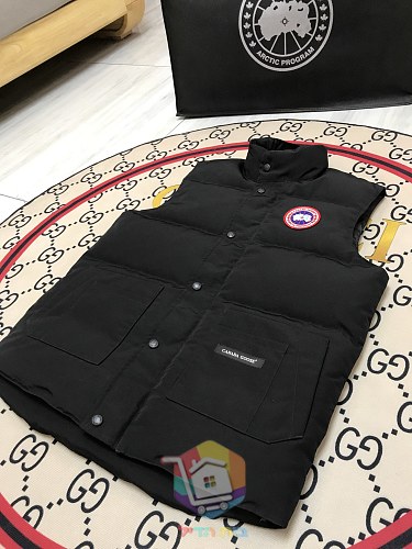 וסט פוך Canada Goose Freestyle בתשעה גוונים 12