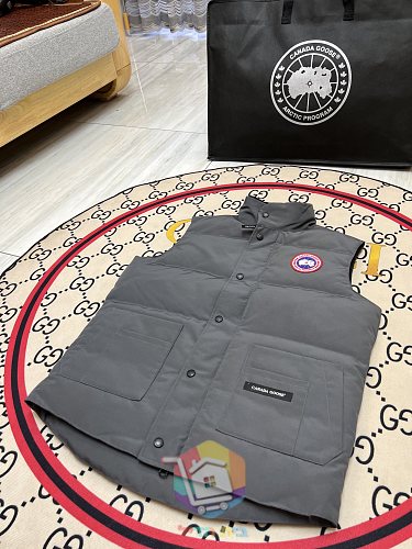 וסט פוך Canada Goose Freestyle בתשעה גוונים 19