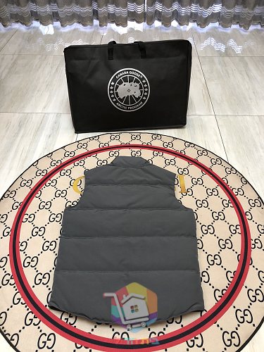 וסט פוך Canada Goose Freestyle בתשעה גוונים 21