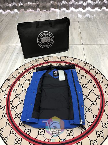 וסט פוך Canada Goose Freestyle בתשעה גוונים 35