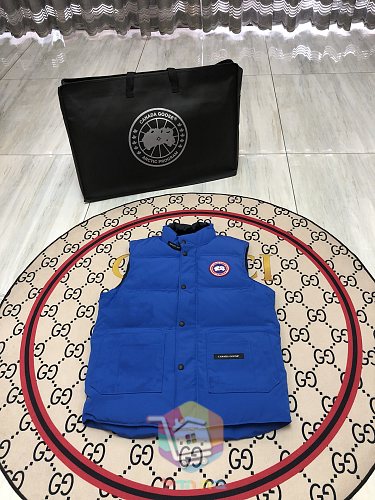 וסט פוך Canada Goose Freestyle בתשעה גוונים 38