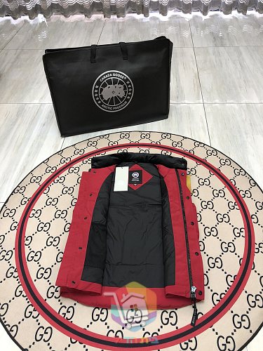 וסט פוך Canada Goose Freestyle בתשעה גוונים 45