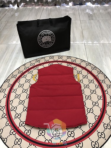 וסט פוך Canada Goose Freestyle בתשעה גוונים 46