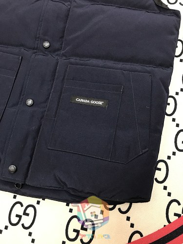 וסט פוך Canada Goose Freestyle בתשעה גוונים 50