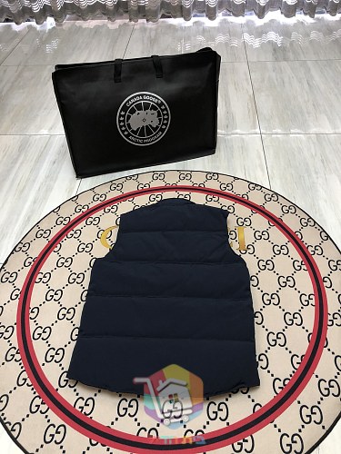 וסט פוך Canada Goose Freestyle בתשעה גוונים 54