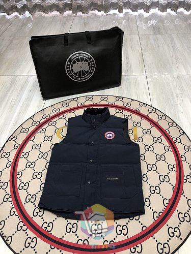 וסט פוך Canada Goose Freestyle בתשעה גוונים 55
