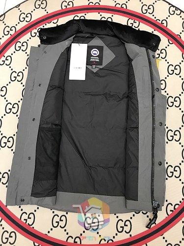 וסט פוך Canada Goose Freestyle בתשעה גוונים 59