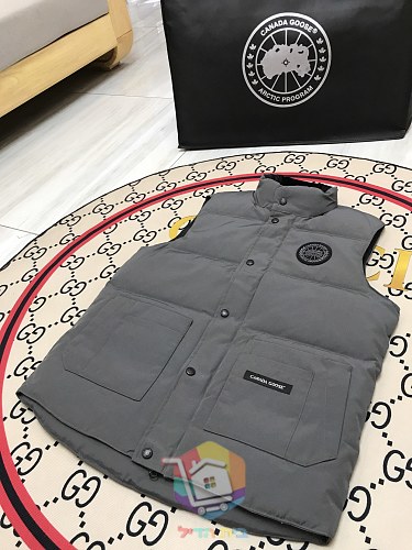 וסט פוך Canada Goose Freestyle בתשעה גוונים 60