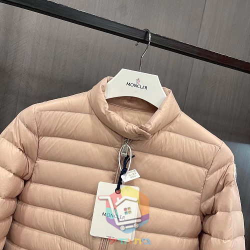 מעיל פוך קצר Moncler Lans לנשים, שחור, שמנת, ורוד 25