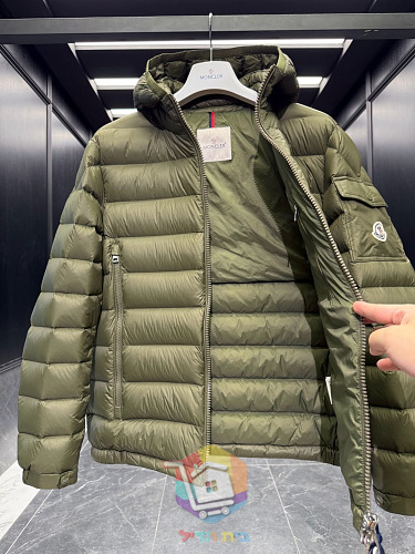 ז'קט פוך Moncler Galion עם קפוצ'ון בשני גוונים 11