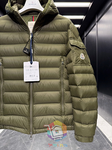 ז'קט פוך Moncler Galion עם קפוצ'ון בשני גוונים 13