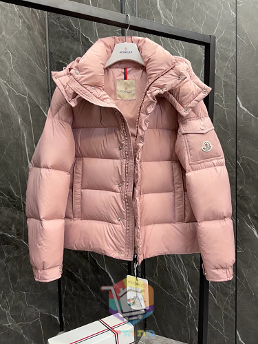 ז'קט פוך Moncler Maya 70 עם קפוצ'ון בשלושה גוונים 3