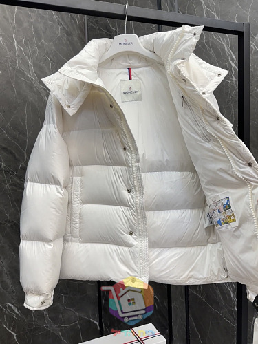 ז'קט פוך Moncler Maya 70 עם קפוצ'ון בשלושה גוונים 10