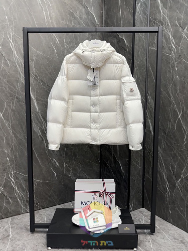 ז'קט פוך Moncler Maya 70 עם קפוצ'ון בשלושה גוונים 15