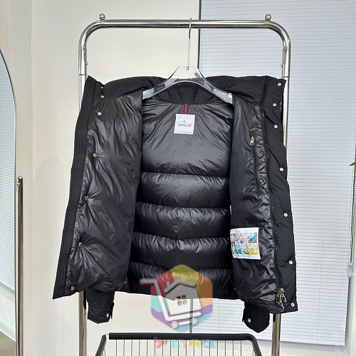 ז'קט פוך Moncler Maya 70 עם קפוצ'ון בשלושה גוונים 23