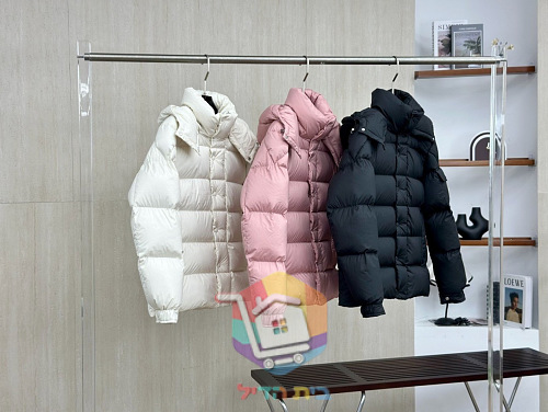 ז'קט פוך Moncler Maya 70 עם קפוצ'ון בשלושה גוונים 32
