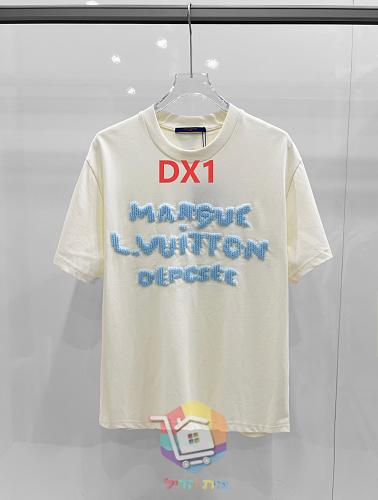 חולצת טי Louis Vuitton עם כיתוב כחול, שמנת 10