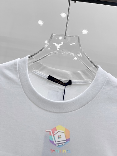 T-shirt Louis Vuitton con scritta a catena dorata, bianco 5