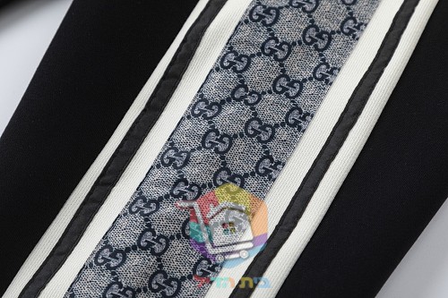 Pantalón de chándal Gucci con franja de logo, negro 5