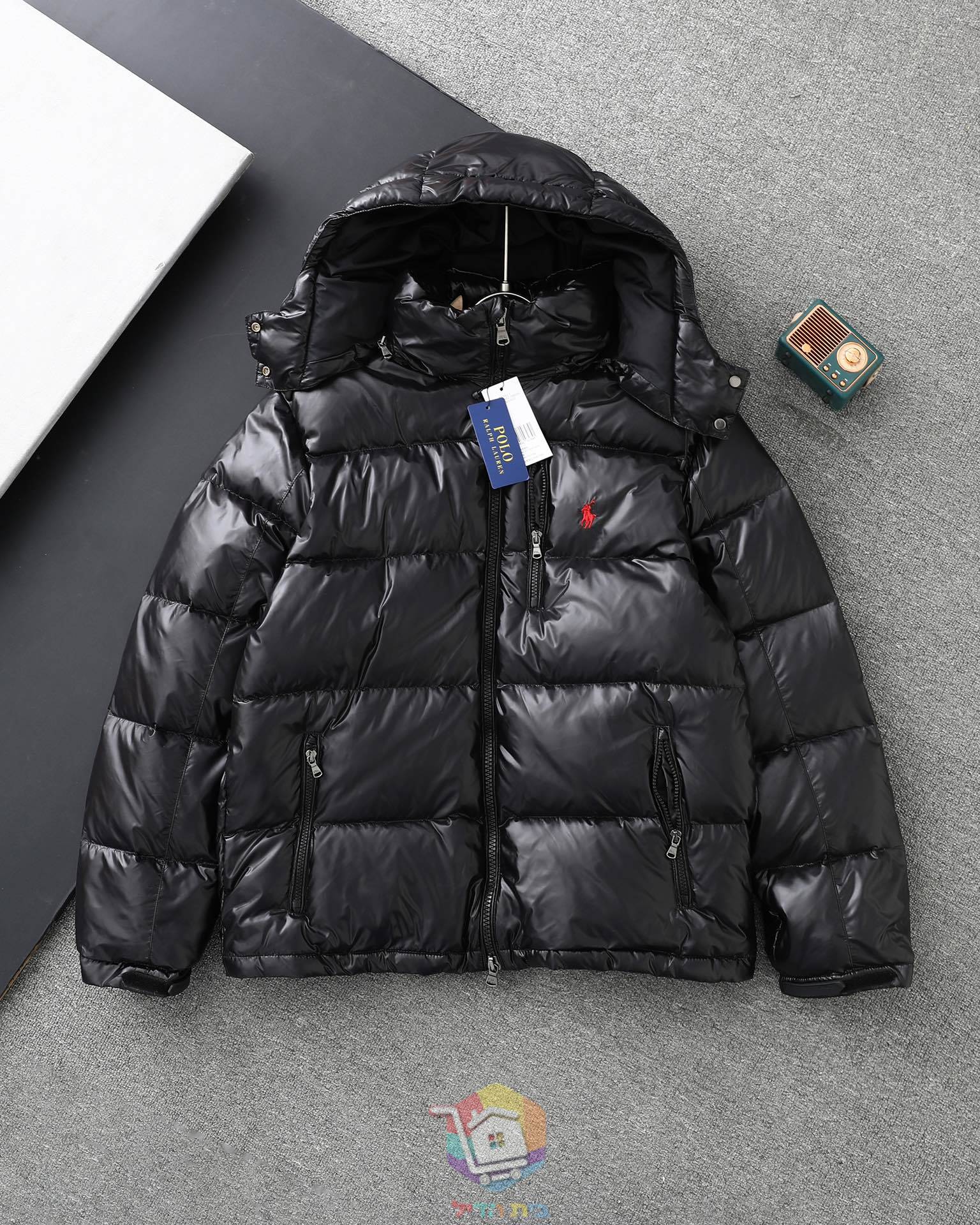 Polo Ralph Lauren glänzende Daunenjacke mit Kapuze, Schwarz