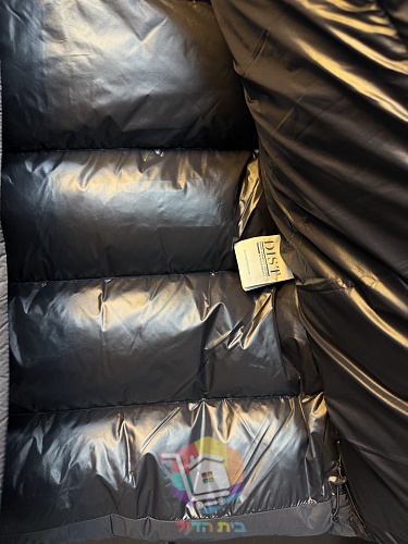 Piumino con cappuccio Moncler Madeira, nero o grigio scuro 5
