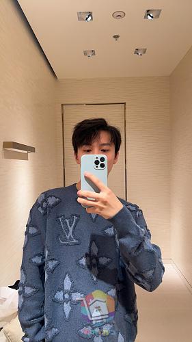 סוודר Louis Vuitton עם דוגמת לוגו בולטת, תכלת, כחול 34