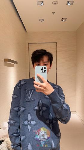 סוודר Louis Vuitton עם דוגמת לוגו בולטת, תכלת, כחול 36