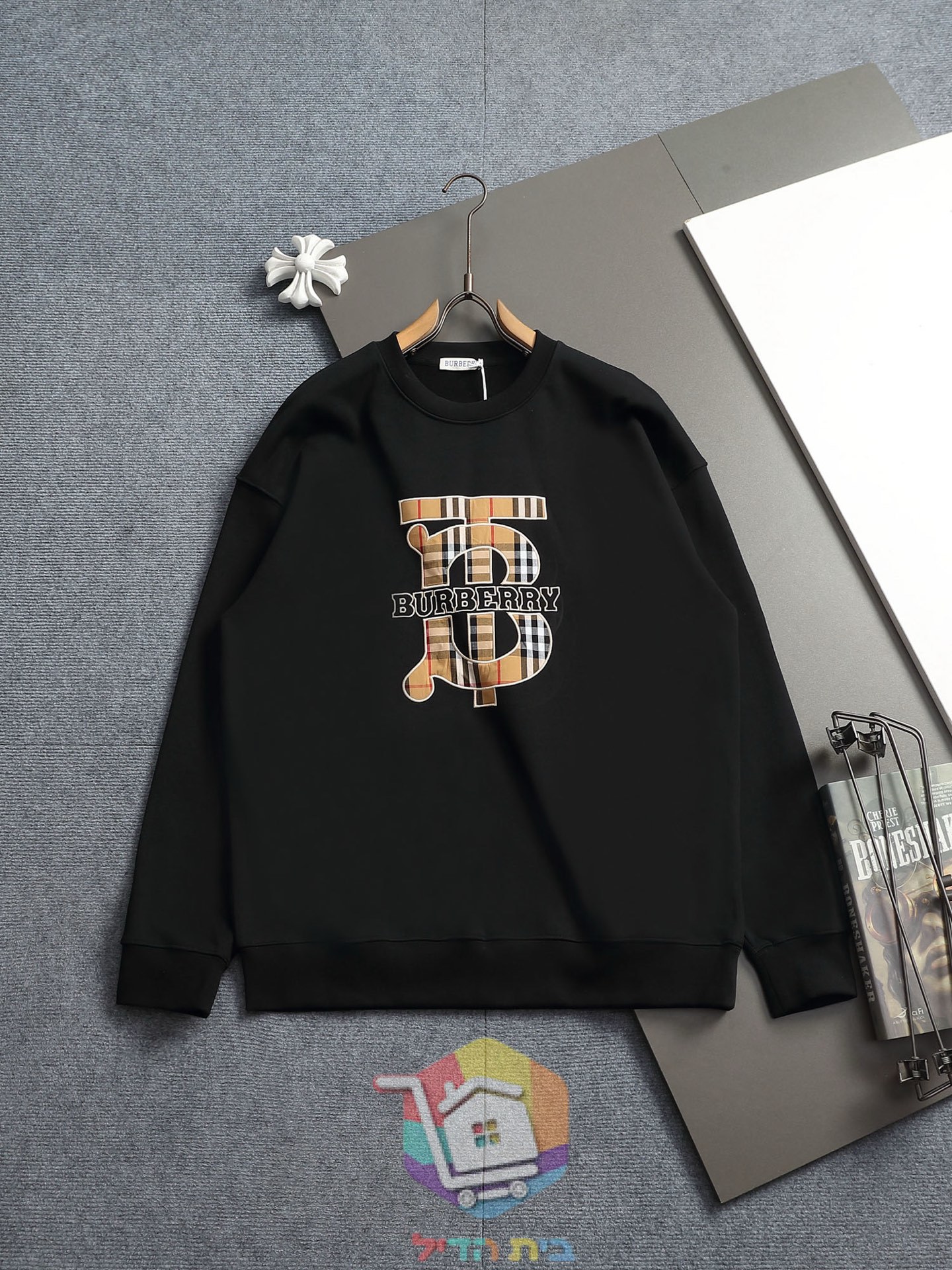 סווטשירט Burberry עם מונוגרם TB שחור, לבן