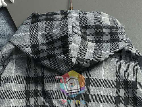 קפוצ'ון Burberry משובץ, בז', אפור 15