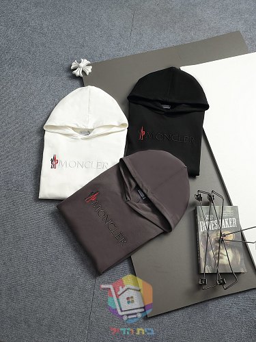 קפוצ'ון Moncler שחור, לבן, חום 38