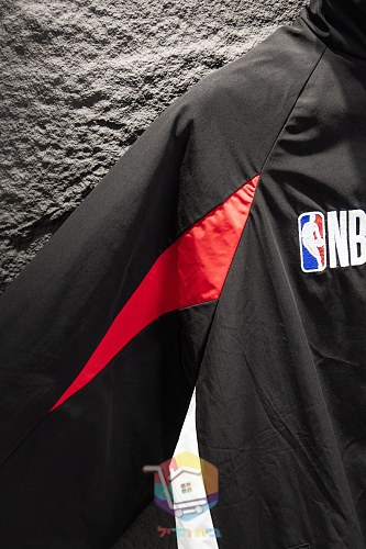 ג'קט Balenciaga x NBA שחור, אדום, לבן 9