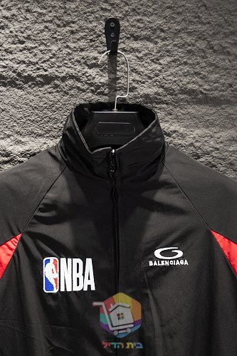 ג'קט Balenciaga x NBA שחור, אדום, לבן 17