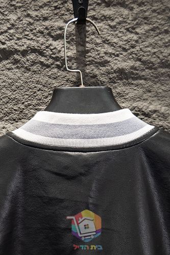 ג'קט עור Balenciaga שחור עם שוליים לבנים 3