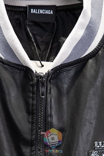 ג'קט עור Balenciaga שחור עם שוליים לבנים 16