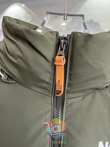 Piumino The North Face '92 Low-Fi Hi-Tek Nuptse, cinque colorazioni 33
