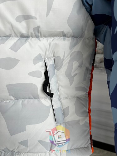 Piumino KAWS x The North Face Retro 1996 Nuptse mimetico, quattro colorazioni 19