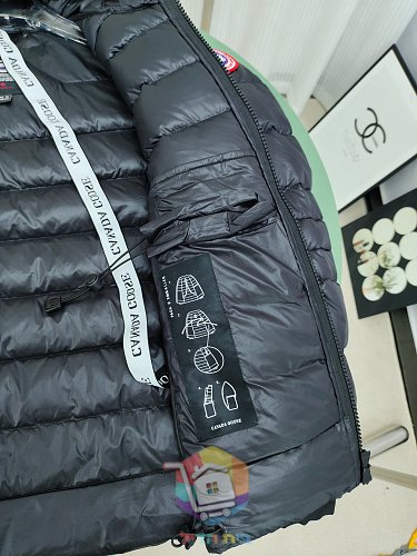 מעיל פוך Canada Goose Crofton Hoody בשישה גוונים 35