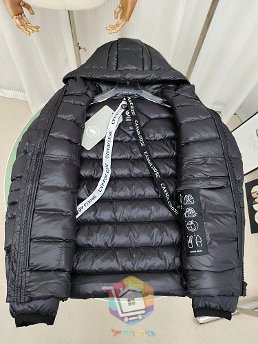 מעיל פוך Canada Goose Crofton Hoody בשישה גוונים 43