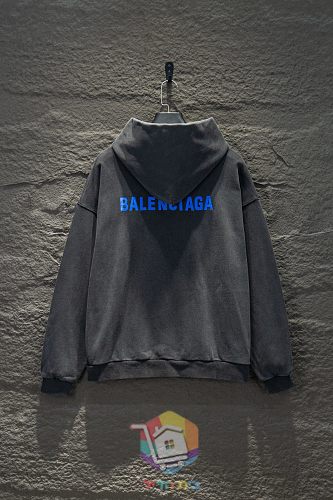קפוצ'ון Balenciaga בשטיפה ישנה עם לוגו כחול, שחור 11