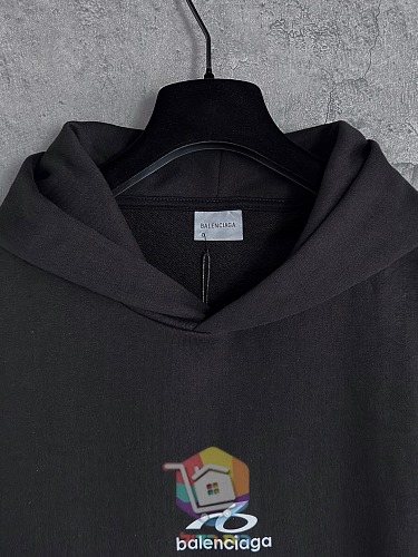 קפוצ'ון Balenciaga עם לוגו קטן, שחור 14