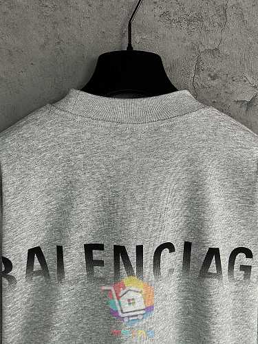 חולצת טי Balenciaga עם לוגו מדורג, אפור, שחור 11
