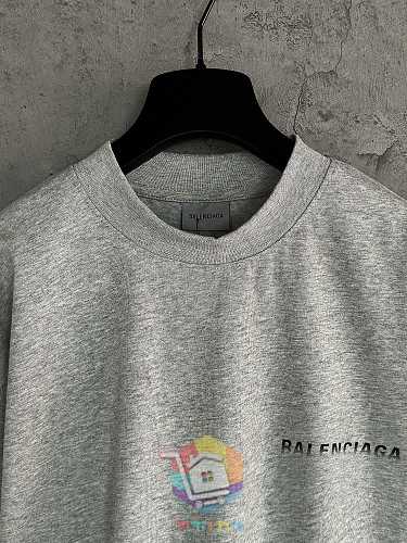 חולצת טי Balenciaga עם לוגו מדורג, אפור, שחור 13