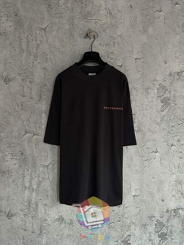 חולצת טי Balenciaga עם לוגו מדורג, אפור, שחור 26