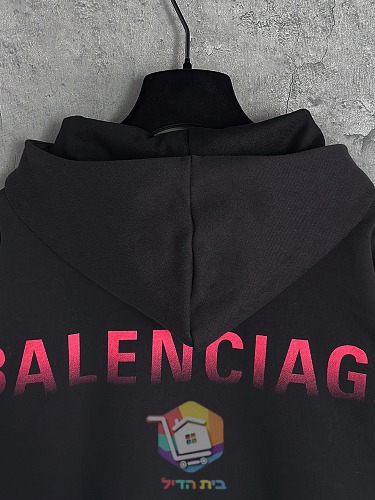קפוצ'ון Balenciaga עם לוגו בגווני אדום, שחור 1