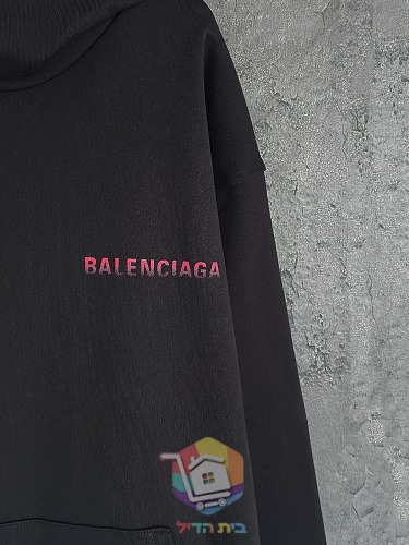 קפוצ'ון Balenciaga עם לוגו בגווני אדום, שחור 7