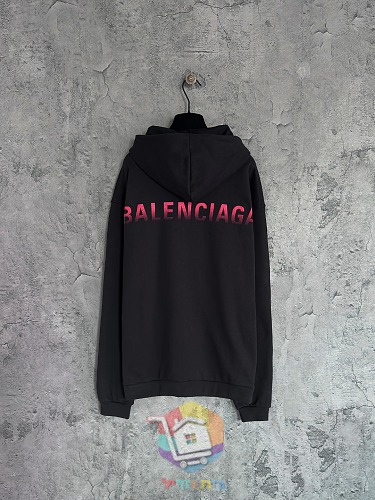 קפוצ'ון Balenciaga עם לוגו בגווני אדום, שחור 8
