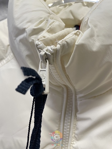 מעיל פוך Moncler Bouvaque עם צווארון עומד ופס בחזה, לבן, כחול כהה או שחור, תמונה 17